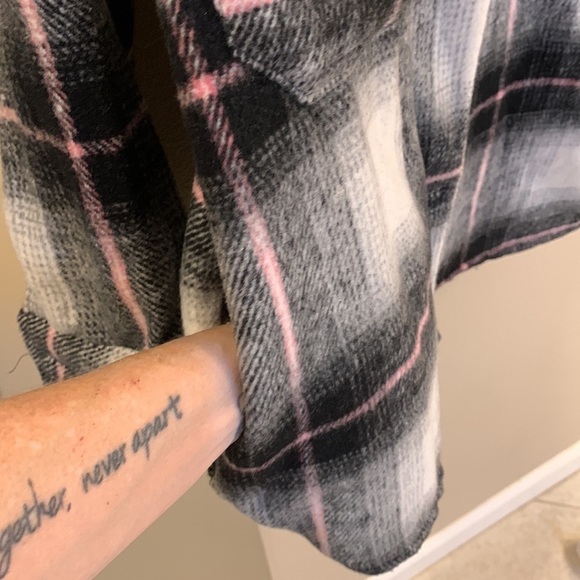 NWT Miss Selfie Oversized Shacket M – Grey Pink Plaid Button Jacket Casual Cozy - Picture 10 of 15